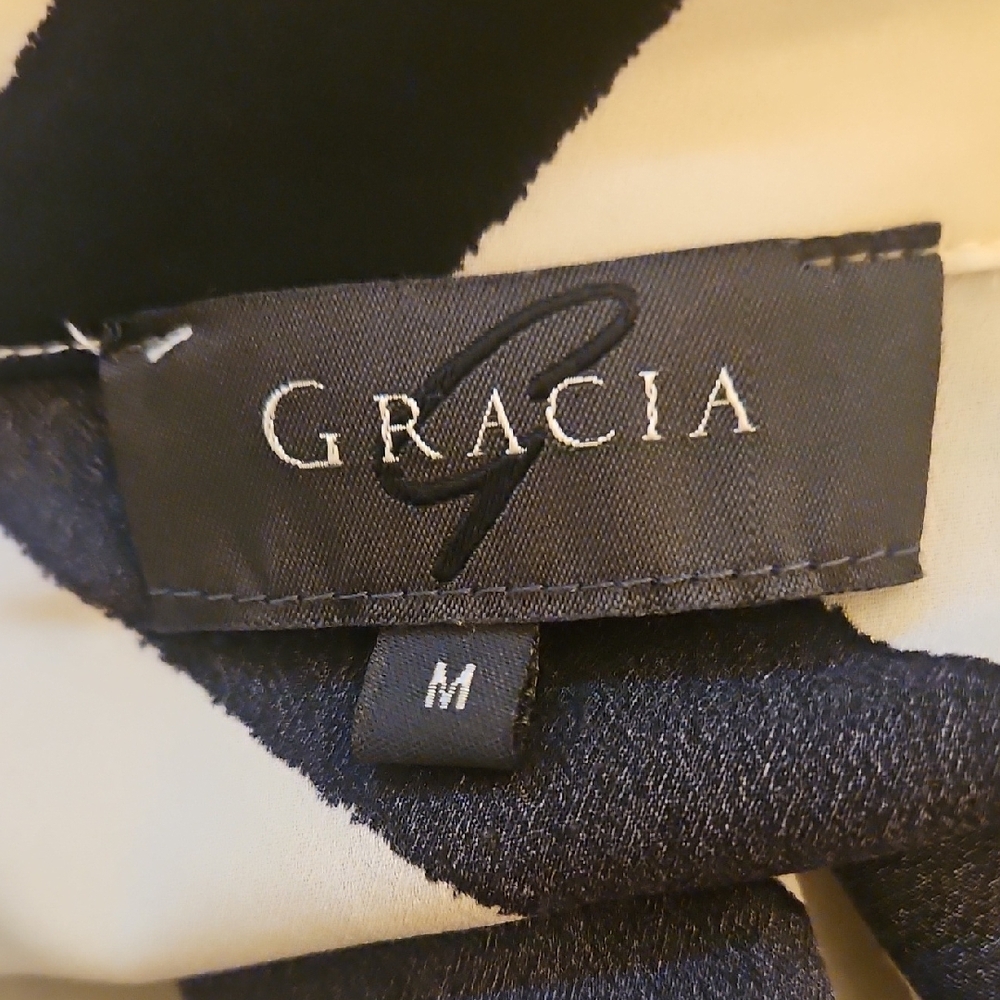 Gracia Monochrome Striped Shirt - Picture 11 of 12